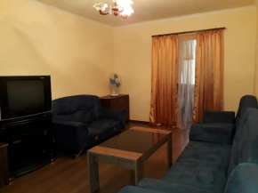 3-х комнатная в центре за по лцены, Yerevan